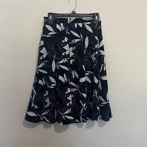 Banana Republic Women's High Waisted Blue White Floral Print Skirt Size 2P